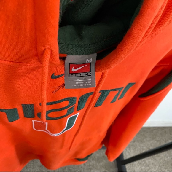 VINTAGE NIKE HOODIE MIAMI TEAM SIZE MEDIUM IN MENS RUNS OVERSIZED - Picture 5 of 11